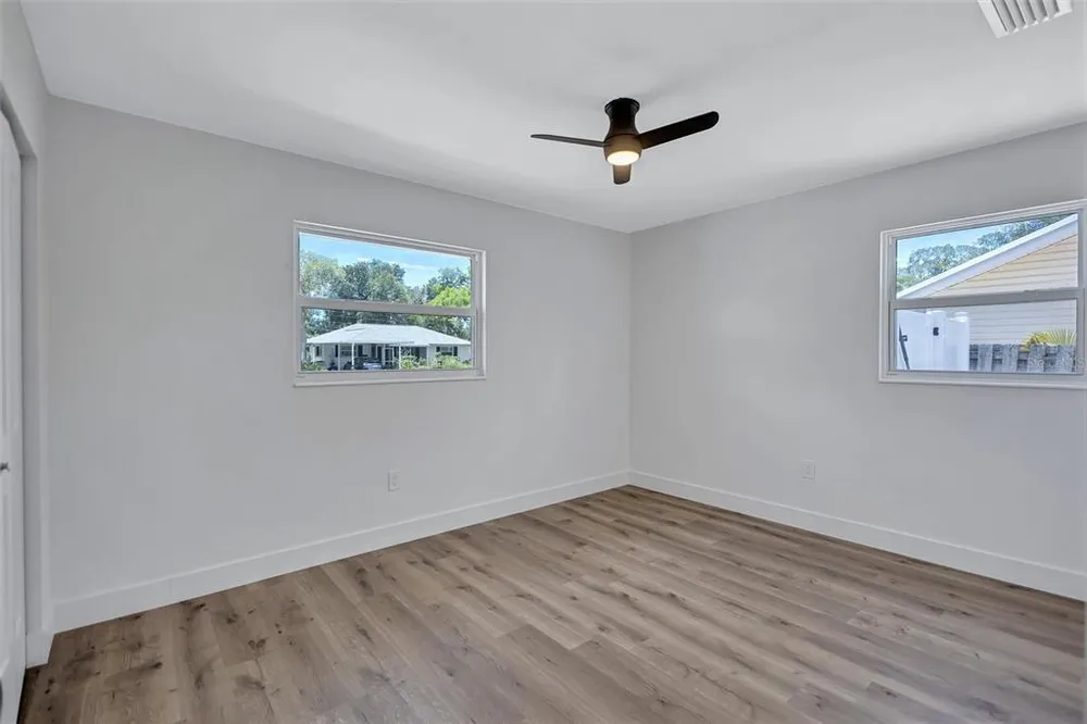 2647 Sydelle St, Sarasota, FL 34237-6305