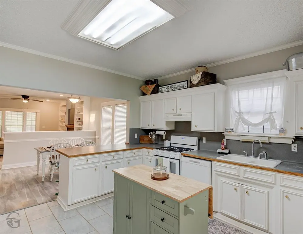 4924 Old Mooringsport Rd, Shreveport, LA 71107