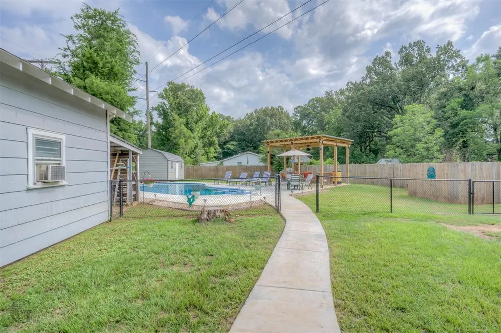 4924 Old Mooringsport Rd, Shreveport, LA 71107