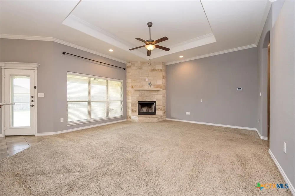 706 Cosper Creek Dr, Killeen, TX 76542