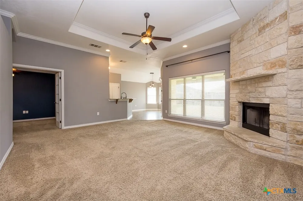 706 Cosper Creek Dr, Killeen, TX 76542
