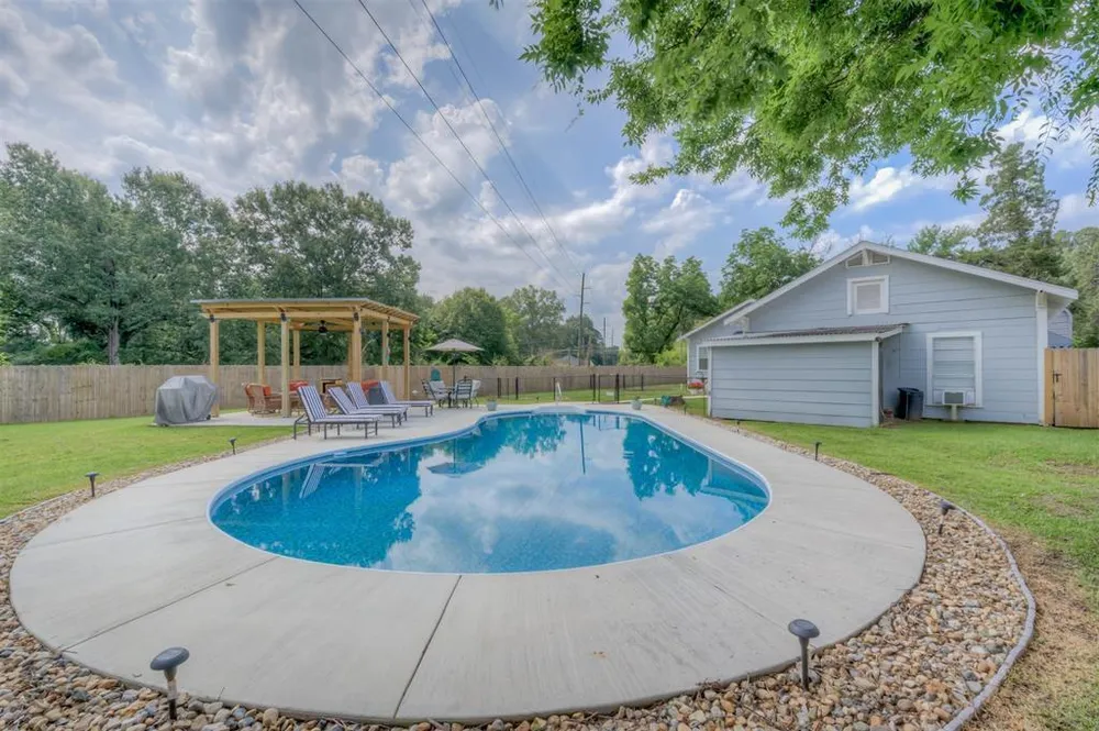 4924 Old Mooringsport Rd, Shreveport, LA 71107