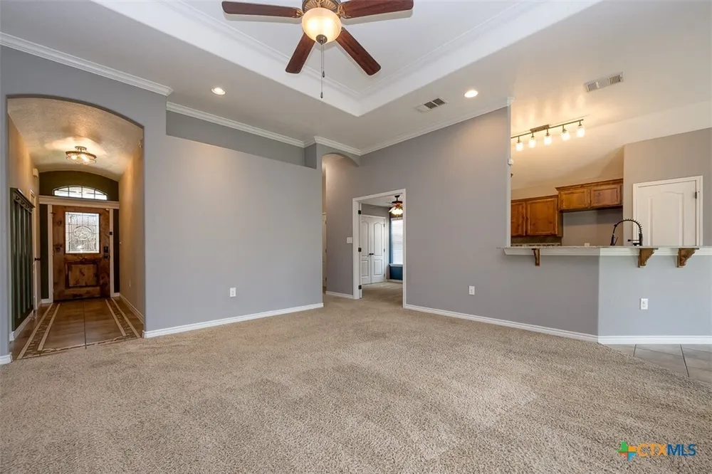 706 Cosper Creek Dr, Killeen, TX 76542