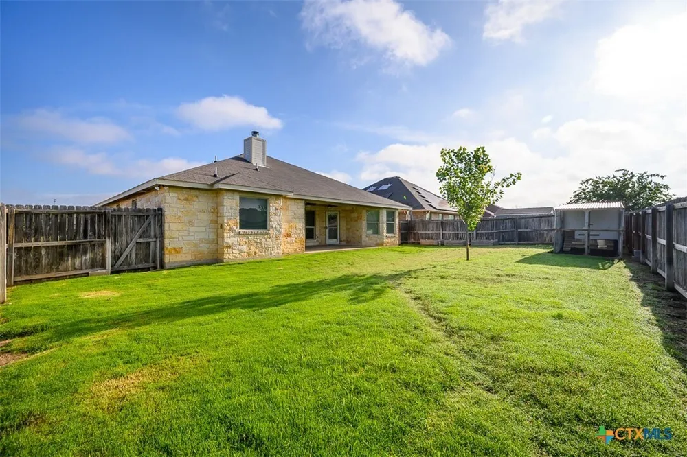 706 Cosper Creek Dr, Killeen, TX 76542