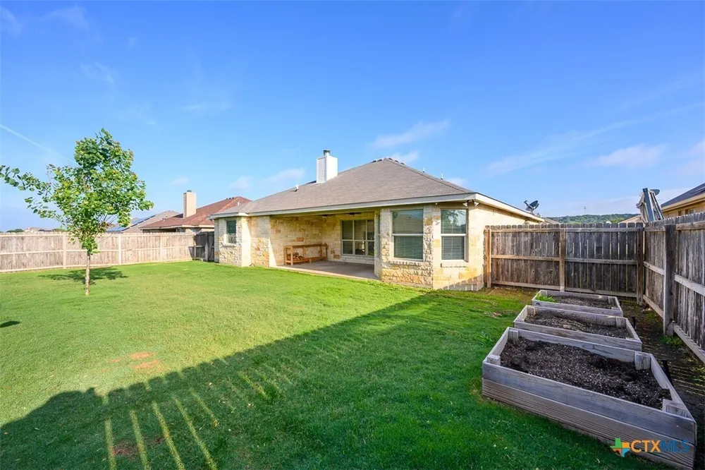 706 Cosper Creek Dr, Killeen, TX 76542