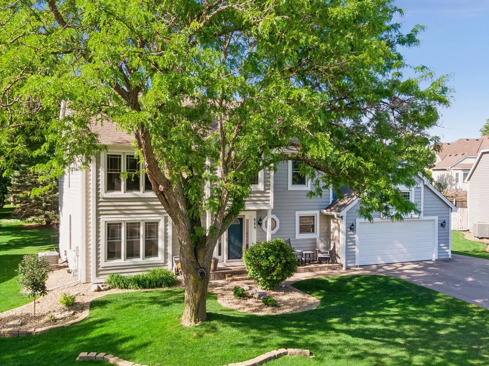 689 Havenhill Rd, Eagan, MN 55123
