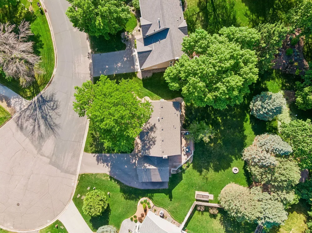 689 Havenhill Rd, Eagan, MN 55123