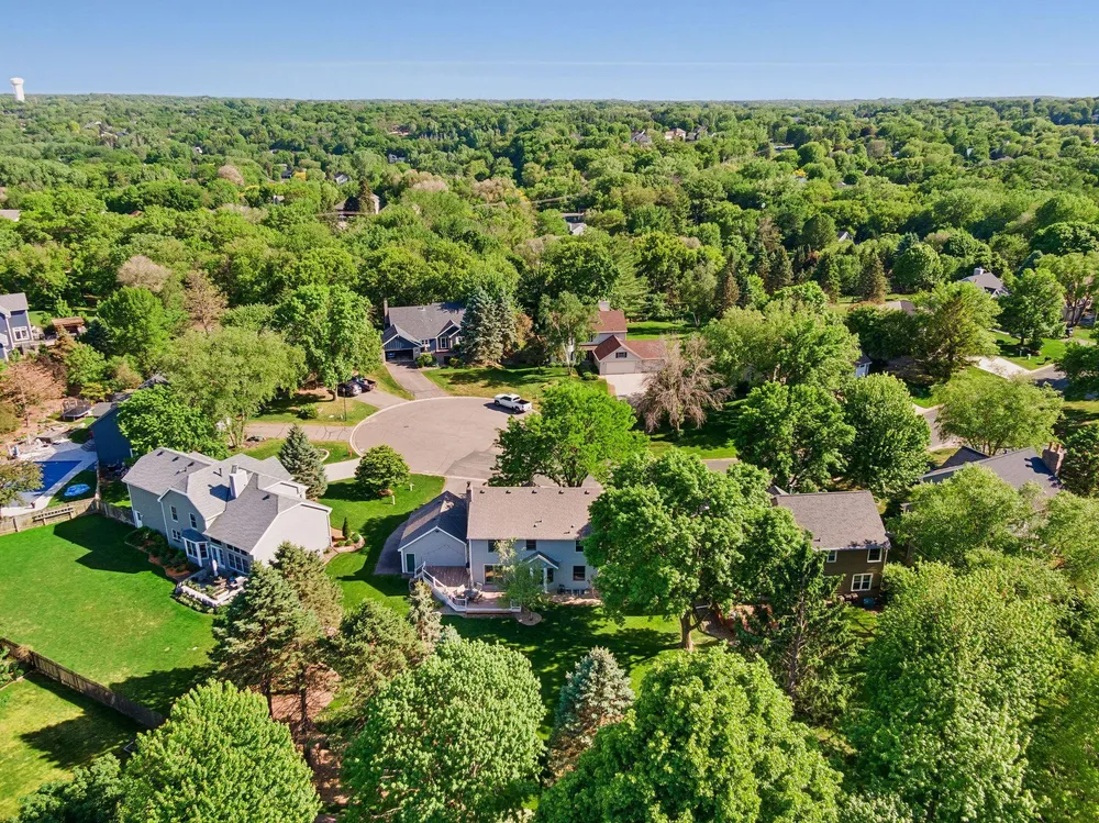 689 Havenhill Rd, Eagan, MN 55123