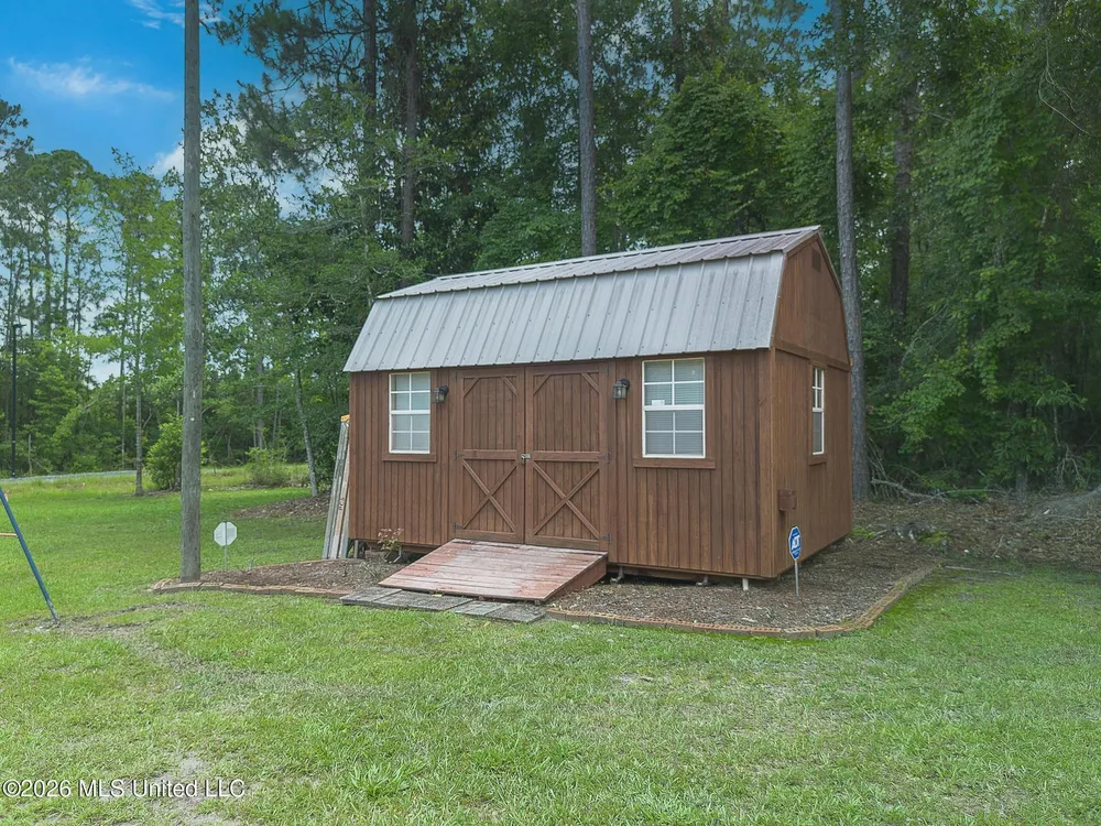 5624 Aila St, Diamondhead, MS 39525