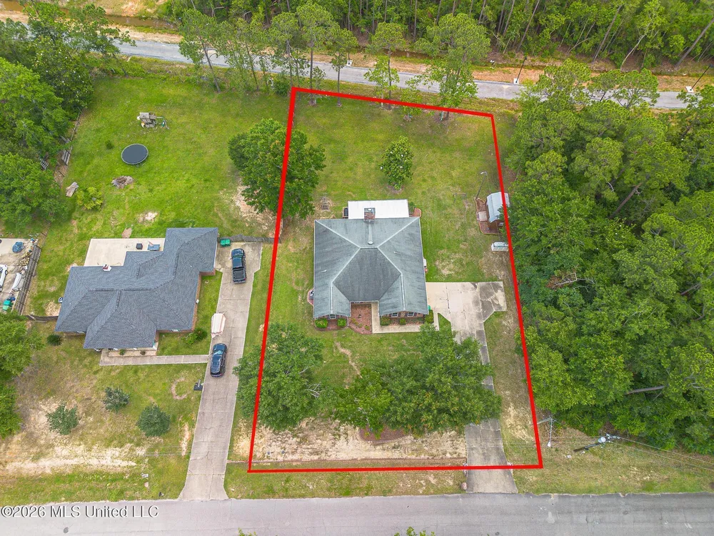 5624 Aila St, Diamondhead, MS 39525