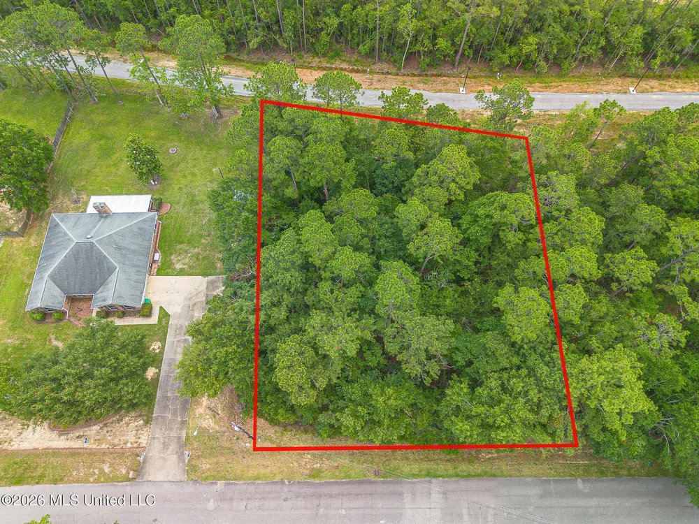5624 Aila St, Diamondhead, MS 39525