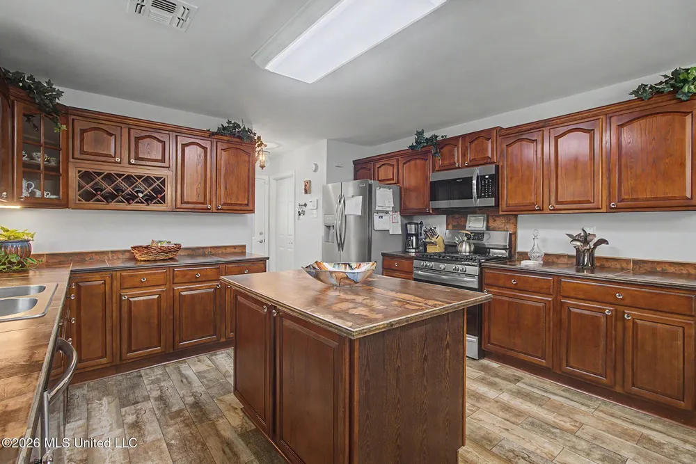 5624 Aila St, Diamondhead, MS 39525