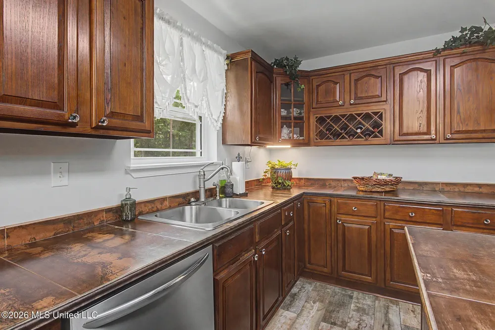 5624 Aila St, Diamondhead, MS 39525