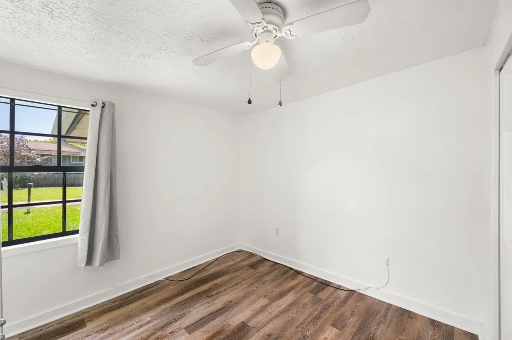 390 Baysinger Ave, Fort Pierce, FL 34982