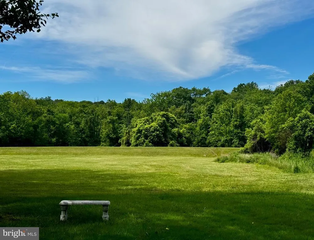 152 Windham Dr, Langhorne, PA 19047