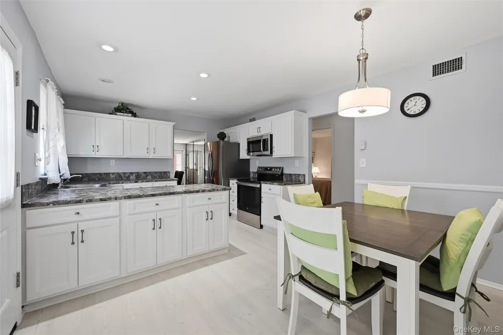 506 Lancaster Ct, Ridge, NY 11961