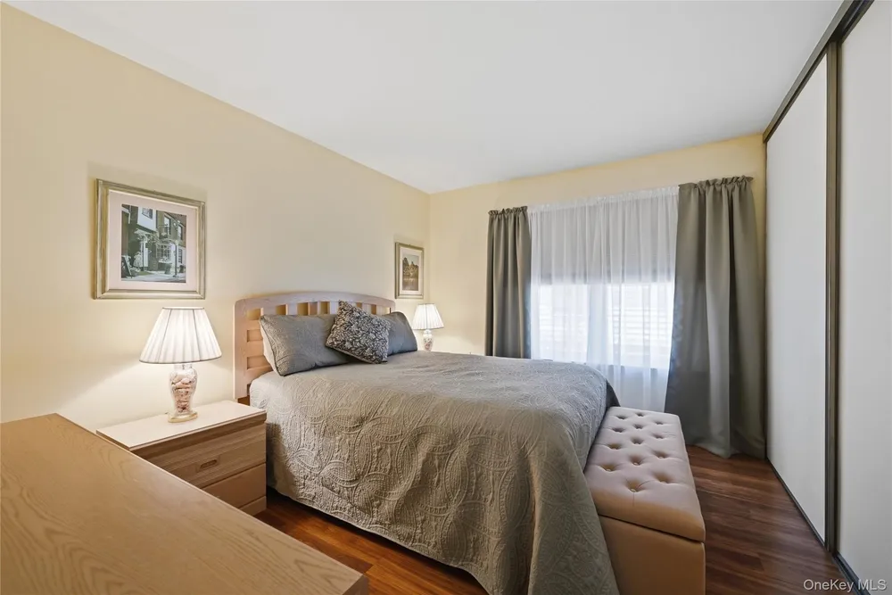 506 Lancaster Ct, Ridge, NY 11961