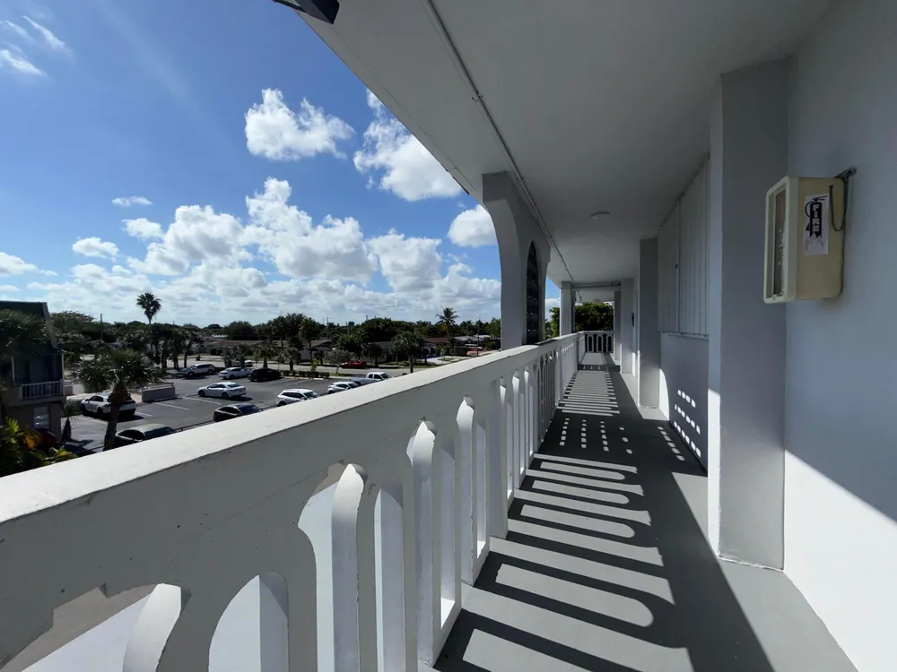 1040 SE 4th Ave, Deerfield Beach, FL 33441
