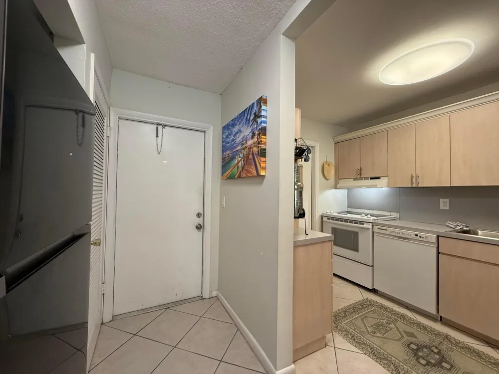 1040 SE 4th Ave, Deerfield Beach, FL 33441