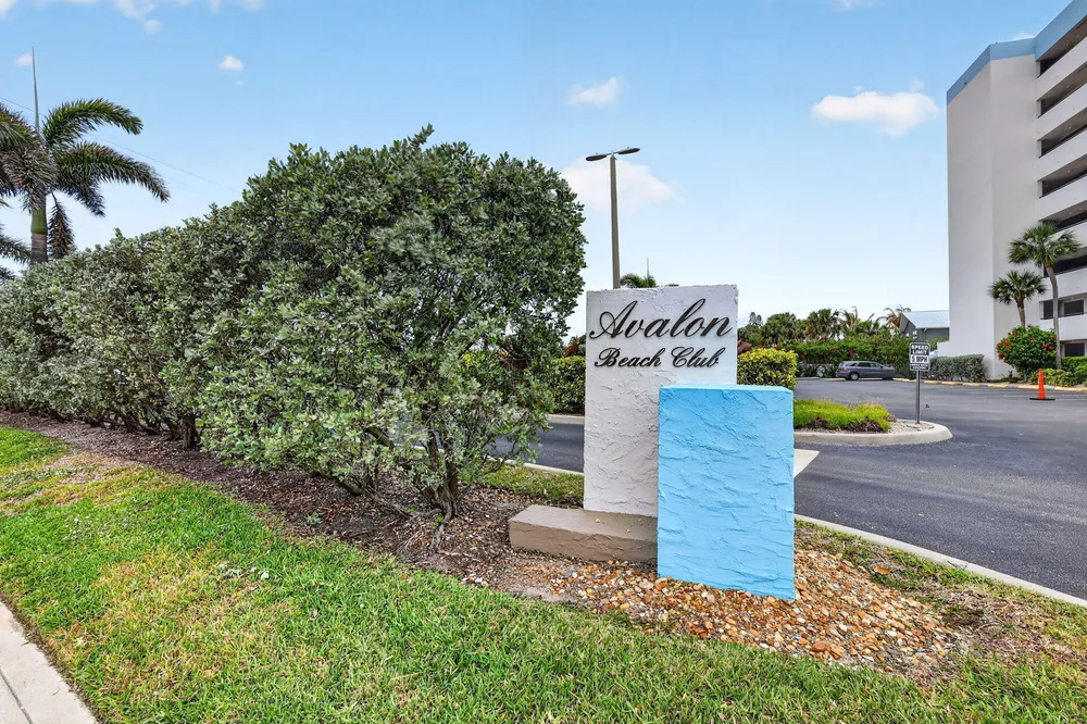 355 S Ocean Dr, Hutchinson Island South, FL 34949