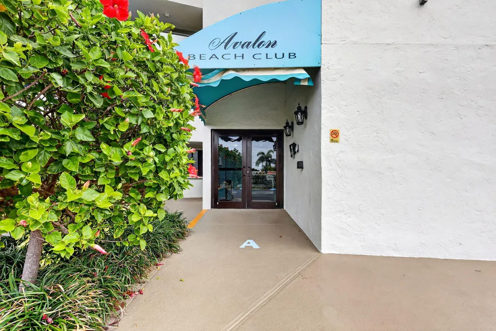 355 S Ocean Dr, Hutchinson Island South, FL 34949