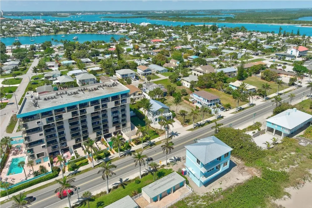 355 S Ocean Dr, Hutchinson Island South, FL 34949