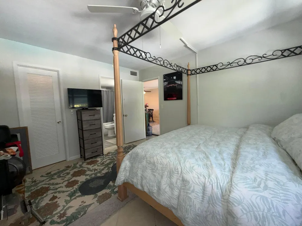 1040 SE 4th Ave, Deerfield Beach, FL 33441