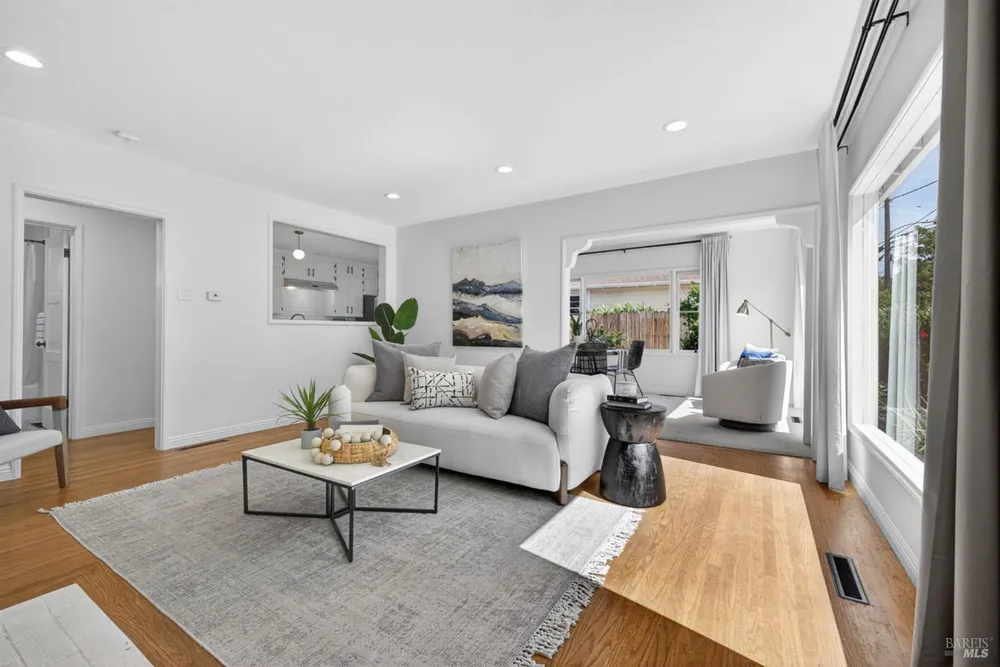 2211 Humboldt St, Santa Rosa, CA 95404