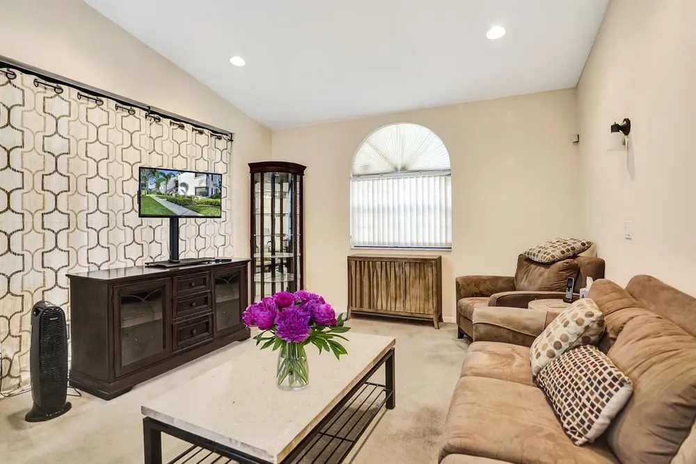 5415 Verona Dr, Boynton Beach, FL 33437