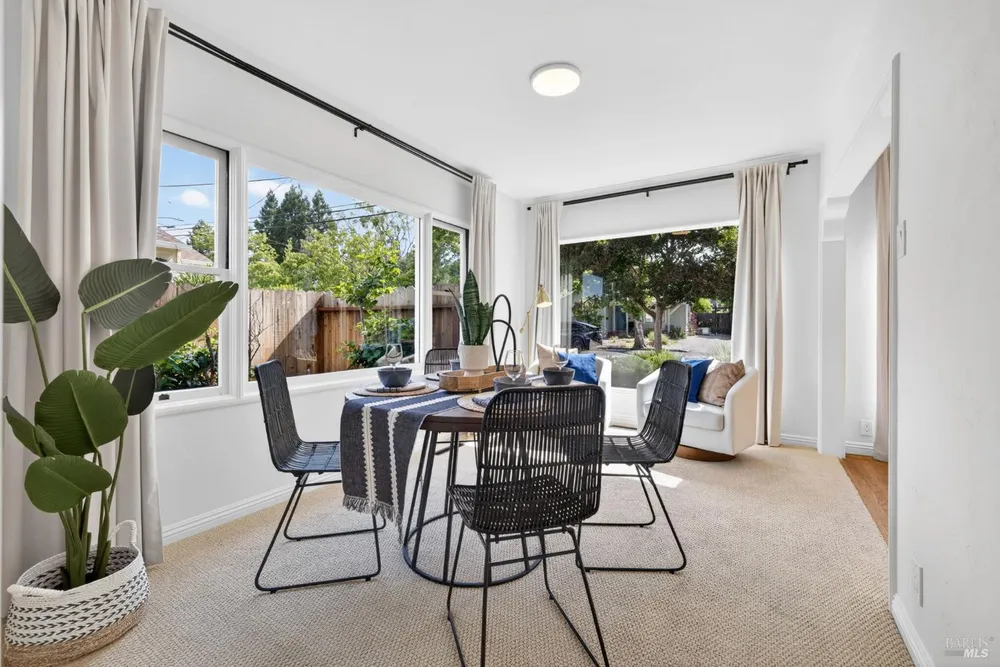 2211 Humboldt St, Santa Rosa, CA 95404