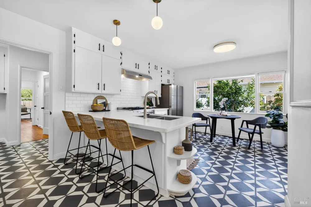 2211 Humboldt St, Santa Rosa, CA 95404