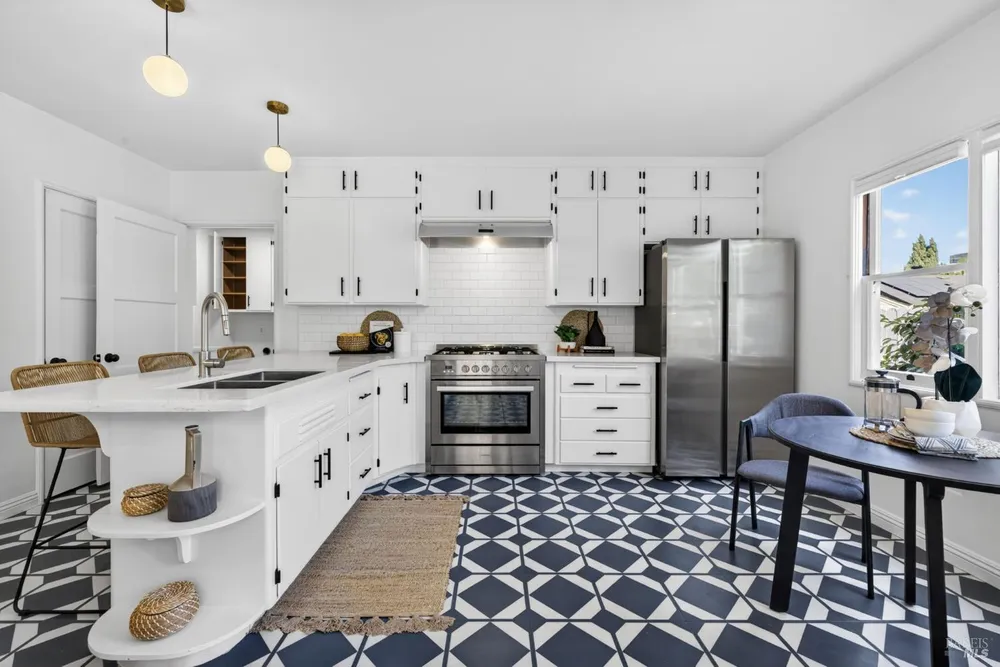 2211 Humboldt St, Santa Rosa, CA 95404