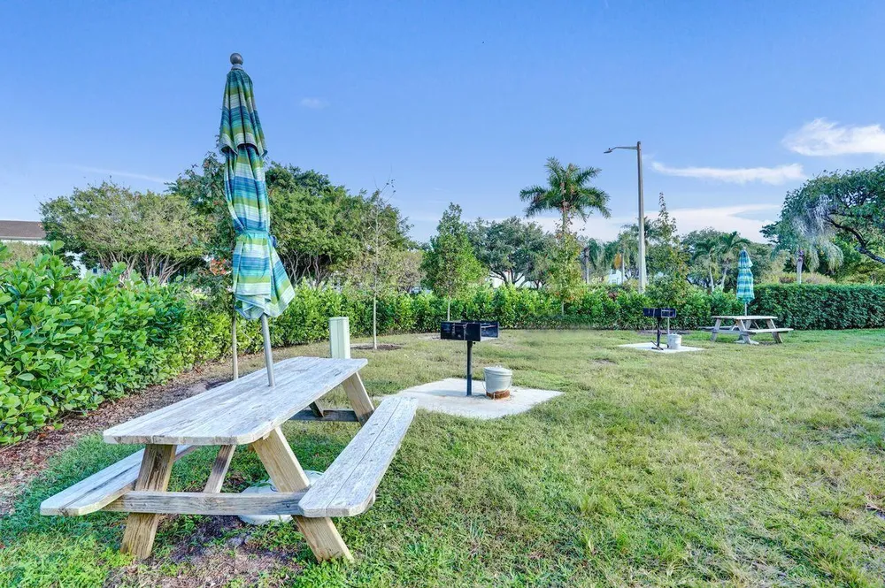 5415 Verona Dr, Boynton Beach, FL 33437