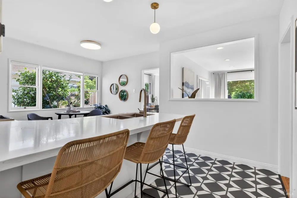2211 Humboldt St, Santa Rosa, CA 95404