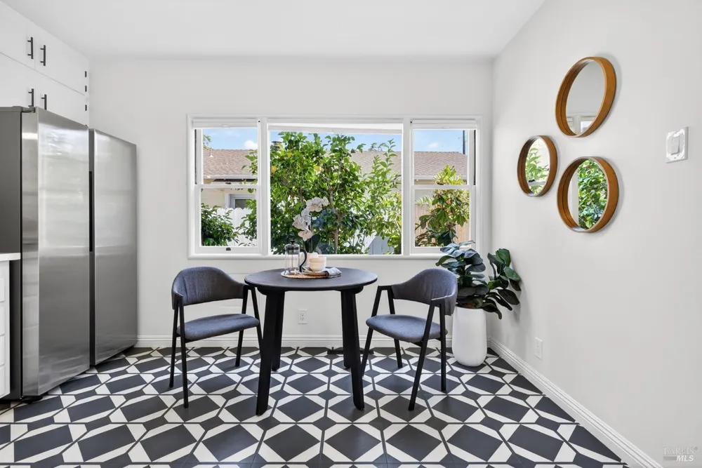 2211 Humboldt St, Santa Rosa, CA 95404