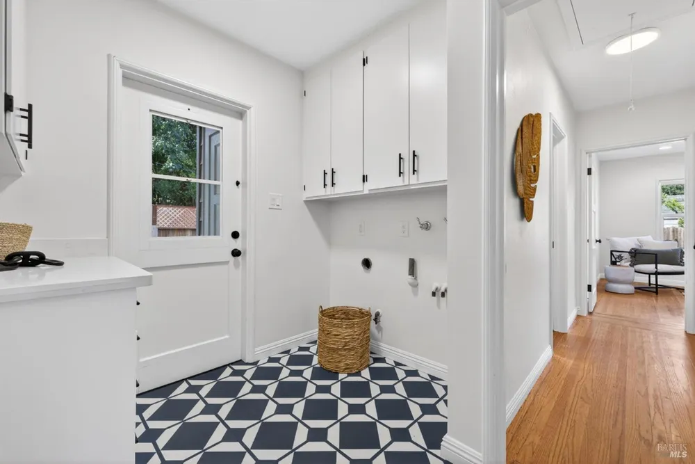 2211 Humboldt St, Santa Rosa, CA 95404
