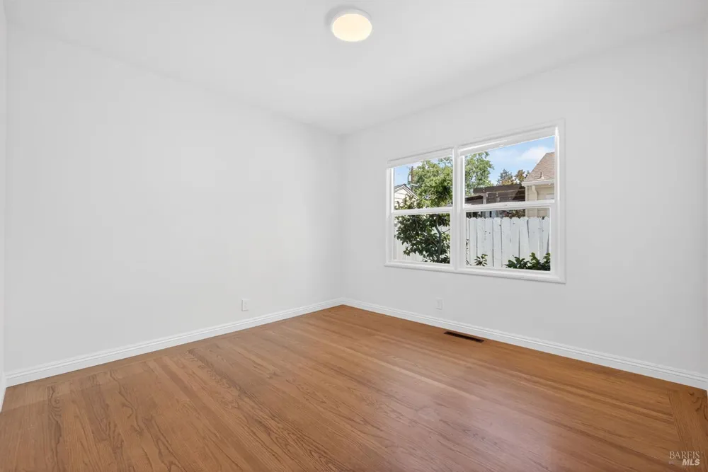 2211 Humboldt St, Santa Rosa, CA 95404