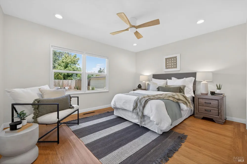 2211 Humboldt St, Santa Rosa, CA 95404