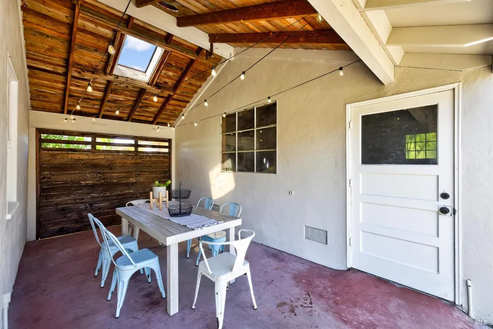 2211 Humboldt St, Santa Rosa, CA 95404