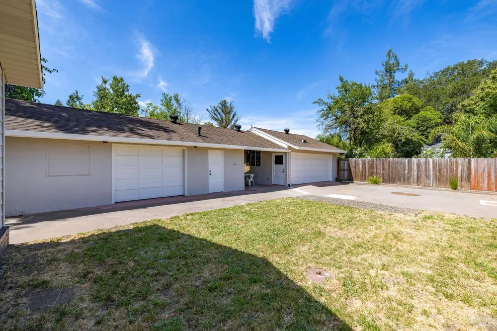 2211 Humboldt St, Santa Rosa, CA 95404
