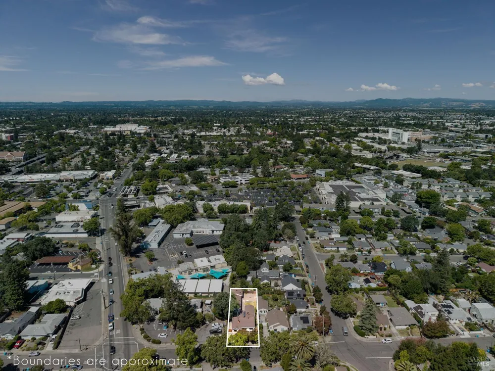 2211 Humboldt St, Santa Rosa, CA 95404