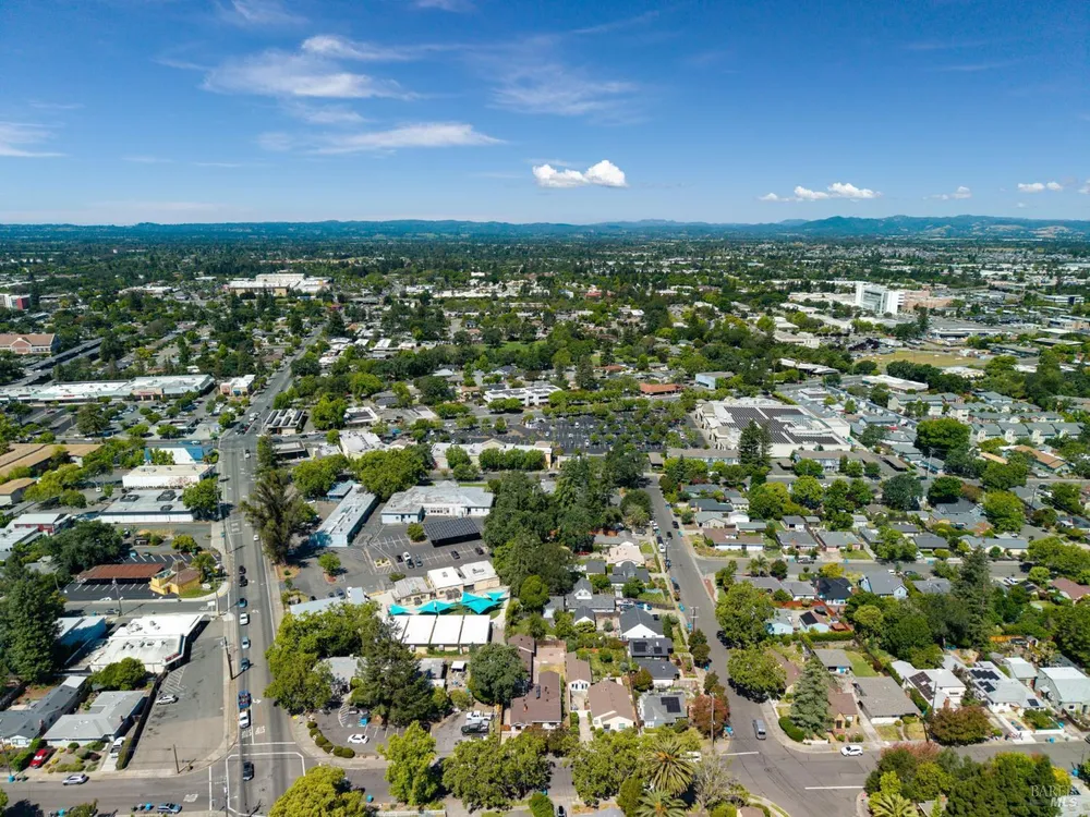 2211 Humboldt St, Santa Rosa, CA 95404