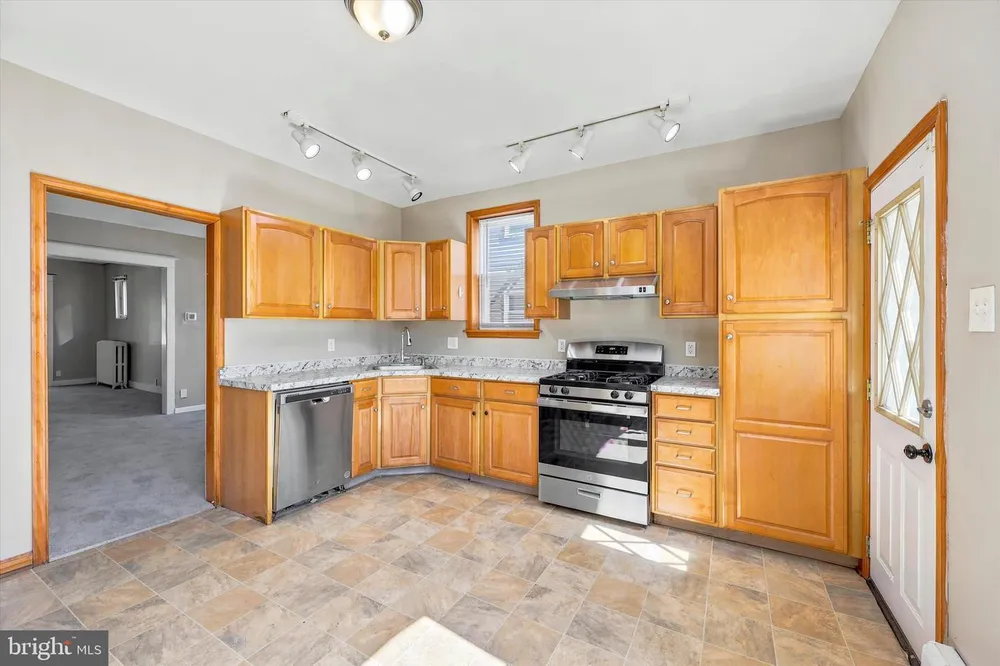 7781 Hasbrook Ave, Philadelphia, PA 19111