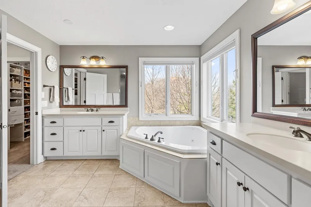 9106 COLD STREAM LANE, Eden Prairie, MN 55347