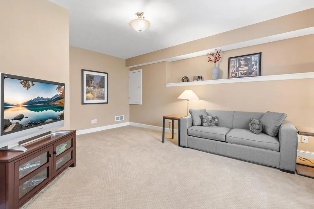 9106 COLD STREAM LANE, Eden Prairie, MN 55347