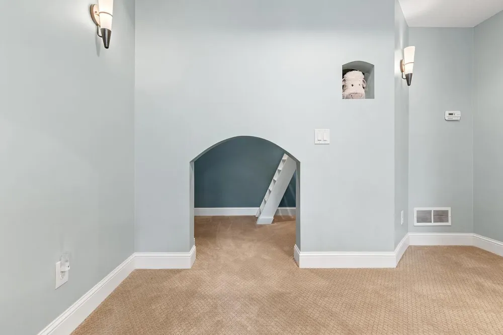 9106 COLD STREAM LANE, Eden Prairie, MN 55347