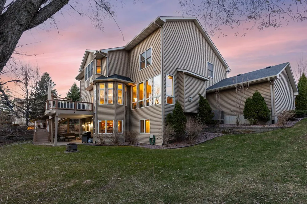 9106 COLD STREAM LANE, Eden Prairie, MN 55347
