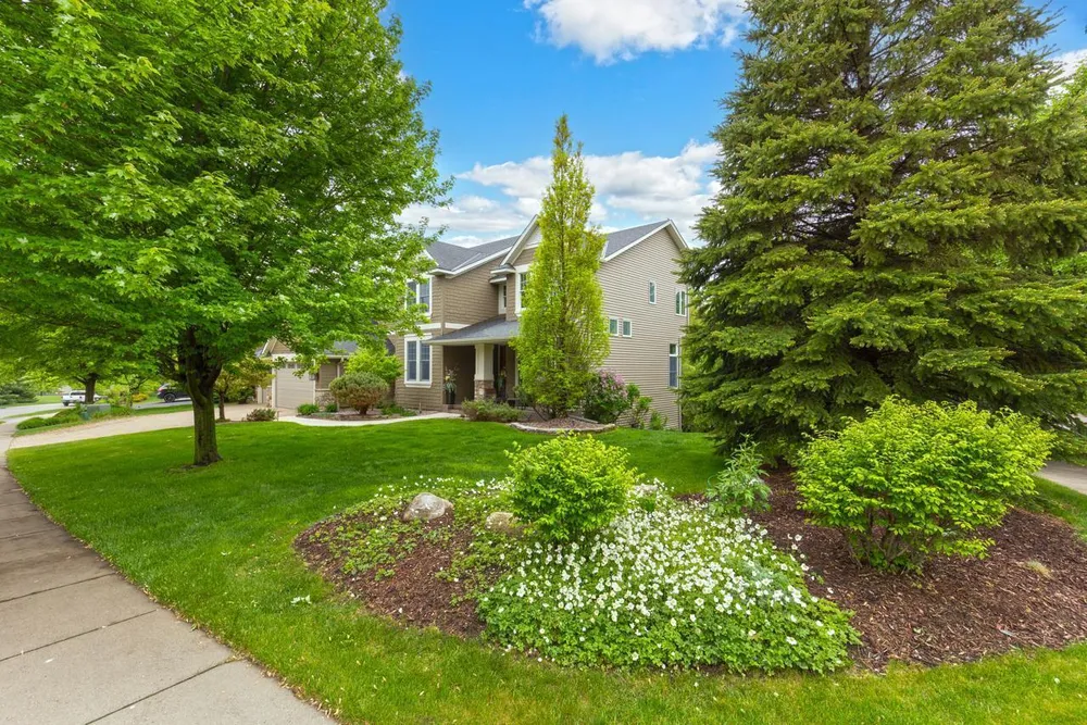 9106 COLD STREAM LANE, Eden Prairie, MN 55347