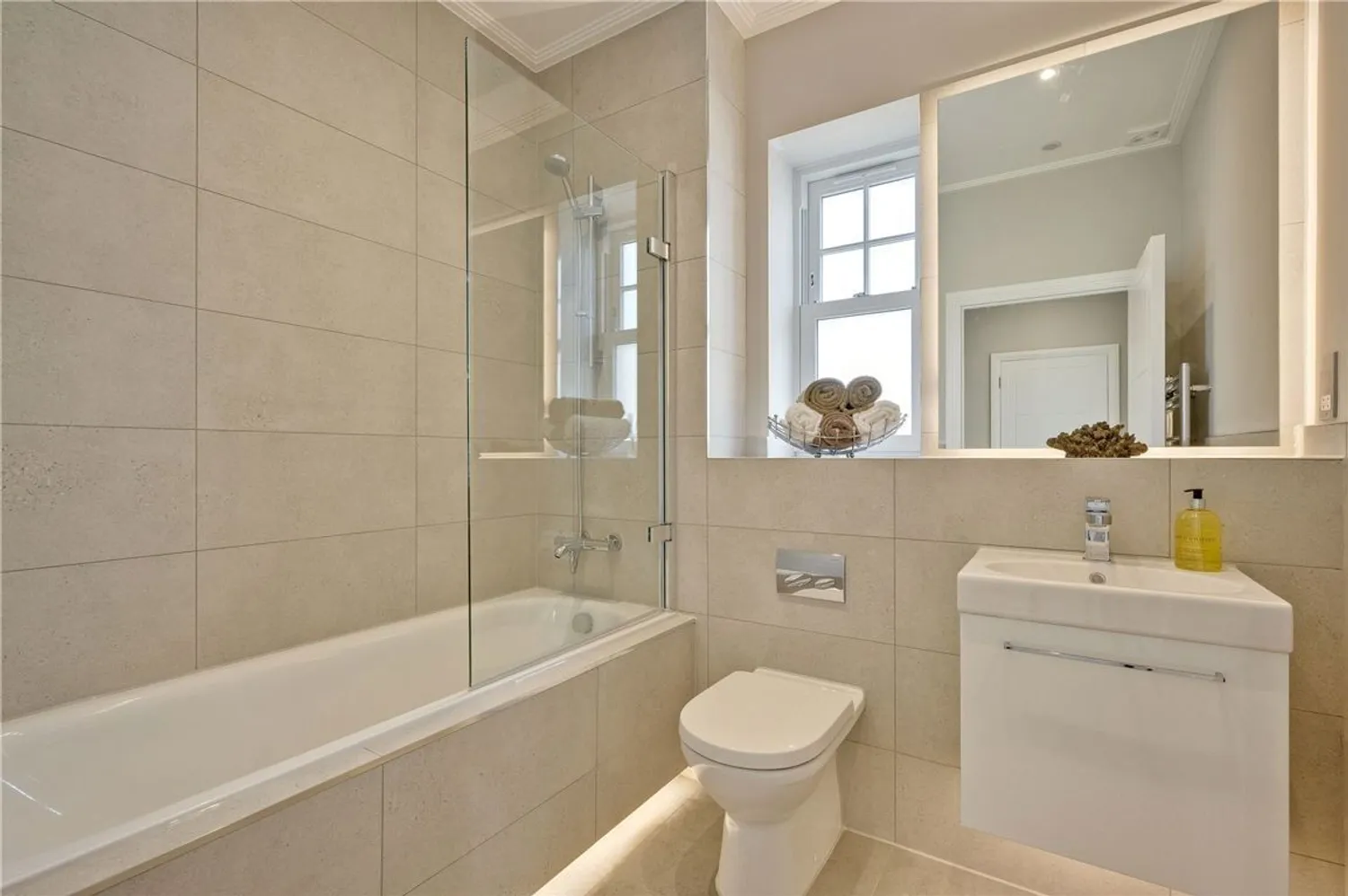 Baker Street, Weybridge, KT13 photo 9