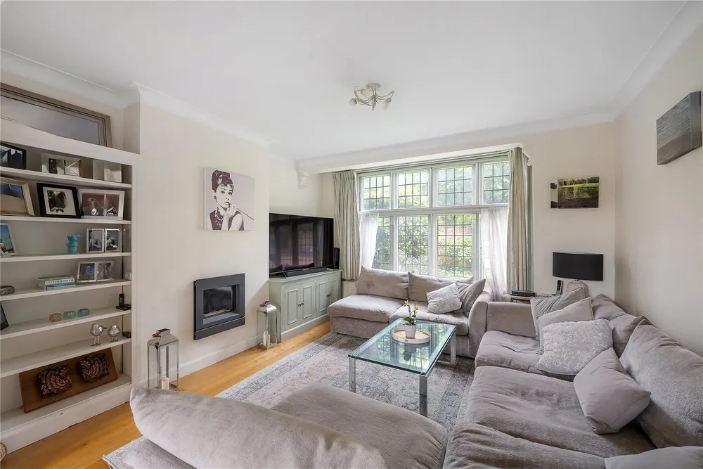 Sutherland Grove, Southfields, London, SW18